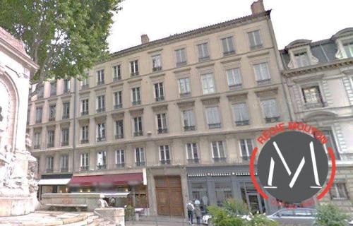 1 PLACE GAILLETON à Lyon - Photo 1