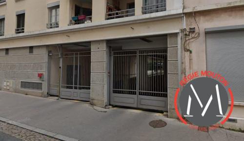 11 RUE DES CHARTREUX à Lyon - Photo 1