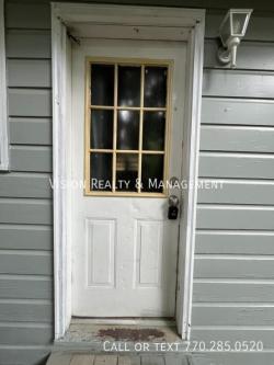 121 Howell Rd, unit B in Columbus - Image 1
