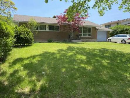 16 Victor Boulevard (Units For Rent) in Ottawa - Image 1