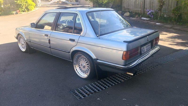 BMW 323i Automatic - 17 inch Lenso Rims in Pinetown - Image 2