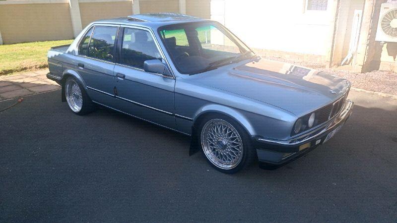 BMW 323i Automatic - 17 inch Lenso Rims in Pinetown - Image 3