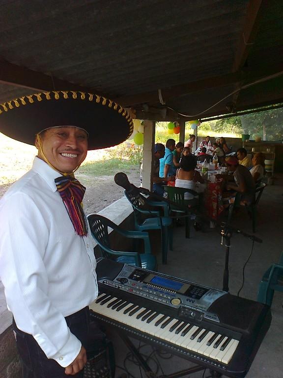 TECLADISTA VERSATIL EN TIJUANA Y ROSARITO B.C. en Rosarito - Imagen 8