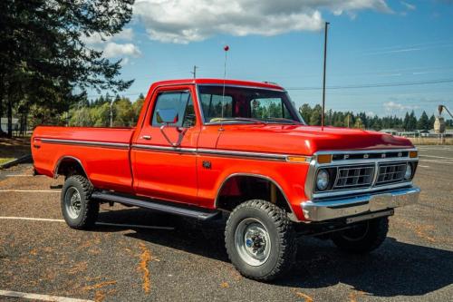 1976 Ford F-250 Ranger Red Standard Cab Pickup in Chicago - Image 1