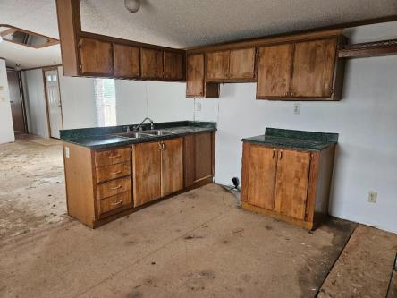 1998 Fixer upper in Great Falls - Image 3