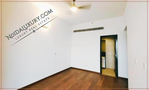 2 BHK Apartment for Rent Supertech Supernova Noida in Noida - Image 1