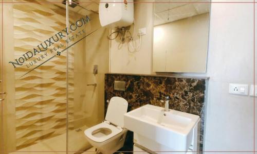 2 BHK Apartment for Rent Supertech Supernova Noida in Noida - Image 4