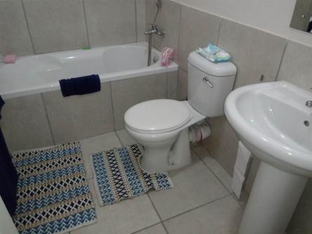 2 Bed Apartment To Rent in Island View in Swellendam - Image 5