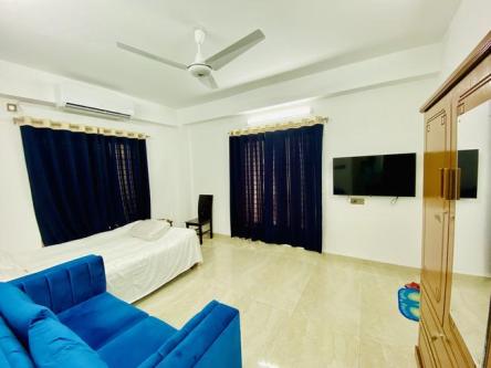 2 Bed Furnished Flat RENT in Bashundhara R/A in Dhaka - Image 5