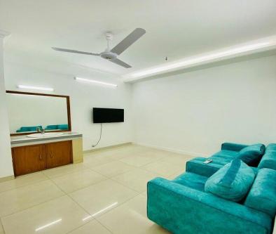 2-Bedroom Furnished Apartment Rent in Bashundhara R/A in Dhaka - Image 2