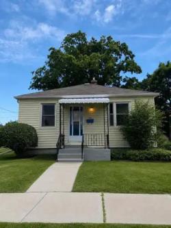 2 Bedroom Main Floor For Rent | All Inclusive | Peterborough in Peterborough - Image 1
