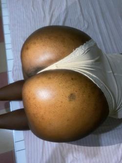 2 ROUNDS AND BJ FOR 150GHC, 1 ROUND ANAL SEX FOR 200GHC AT PANKR in Kumasi - Image 4