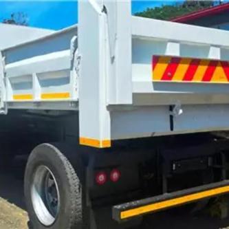 2018 F SERIES FTR850 TIPPER TRUCK in Bloemfontein - Image 3