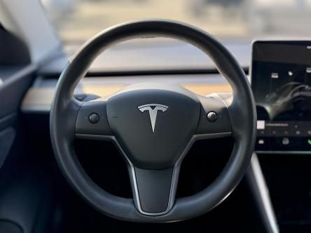 2020 Tesla Model 3 Standard Range RWD Sedan in New Westminster - Image 7