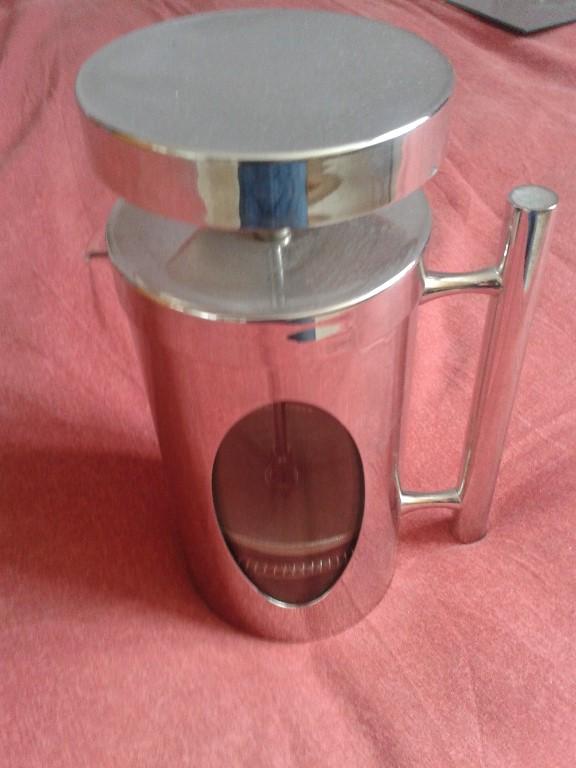 cafetière a piston à Épinay-sur-Seine - Photo 1