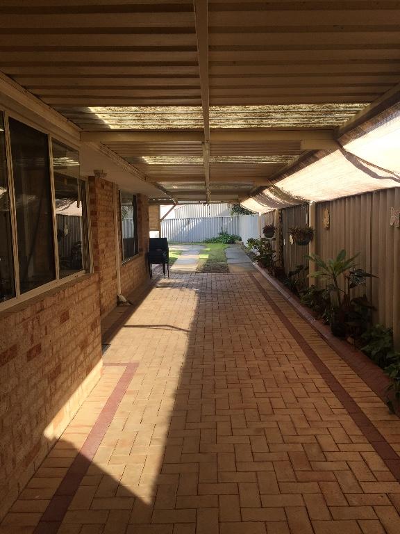Room For RENT (SHARED HOUSE) in Bentley - Image 2