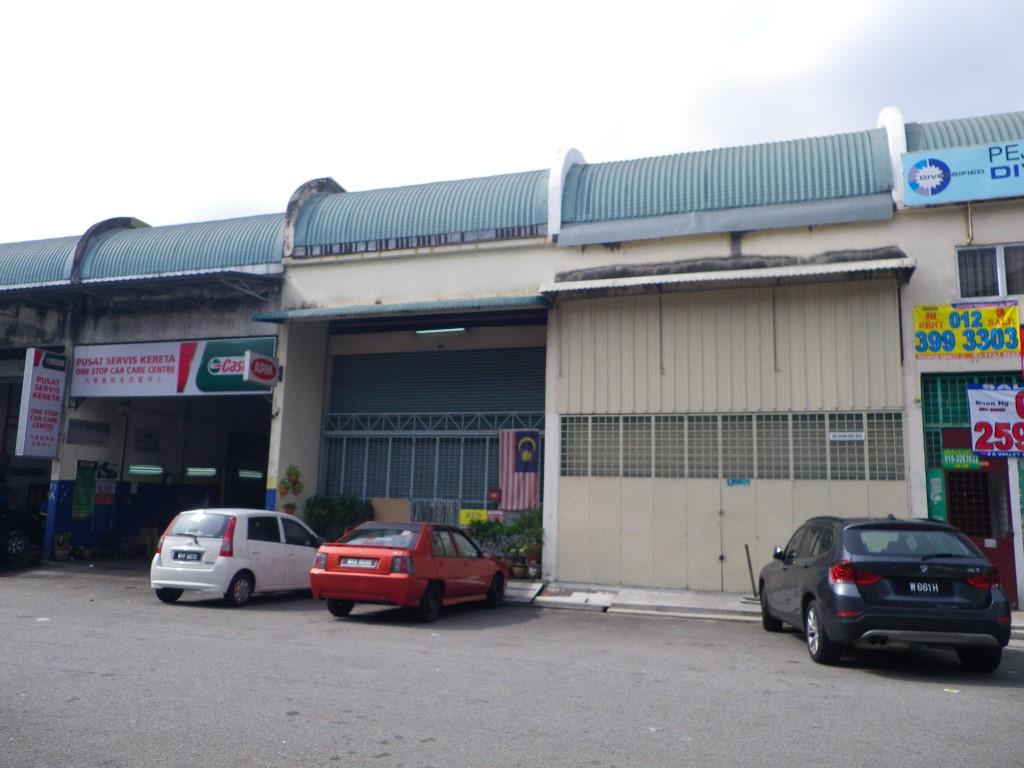 Bandar Sri Damansara 1.5-sty Intermediate Factory For Rent in Ladang Seri Kundang - Image 1