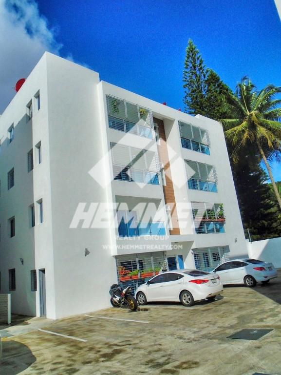 MODERNO INMUEBLE AMUEBLADO RENTA LOS LAURELES en Moca - Imagen 1