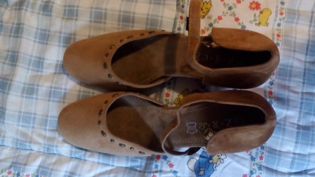 VENDO ZAPATOS en Granada - Imagen 2