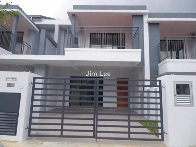 Rawang Taman Tasik Puteri 2-sty Intermediate House For Rent in Ladang Seri Kundang - Image 1