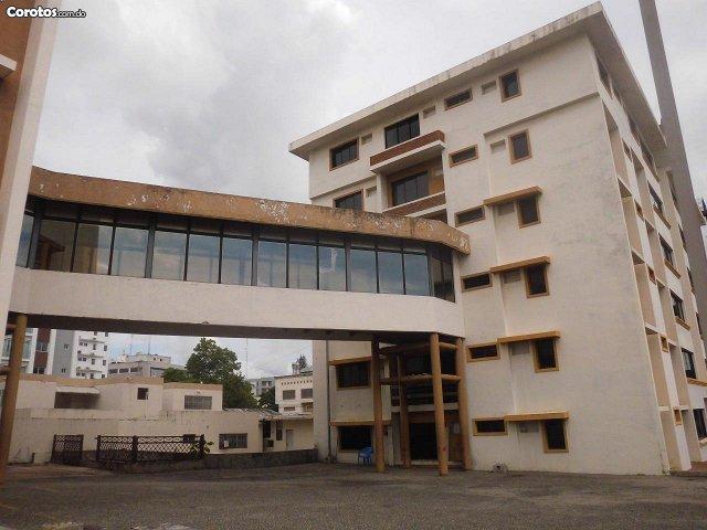 En Naco, 9300 de Solar, con 5 edificios, 1 Local, 2 casas, etc. en San Cristóbal - Imagen 1