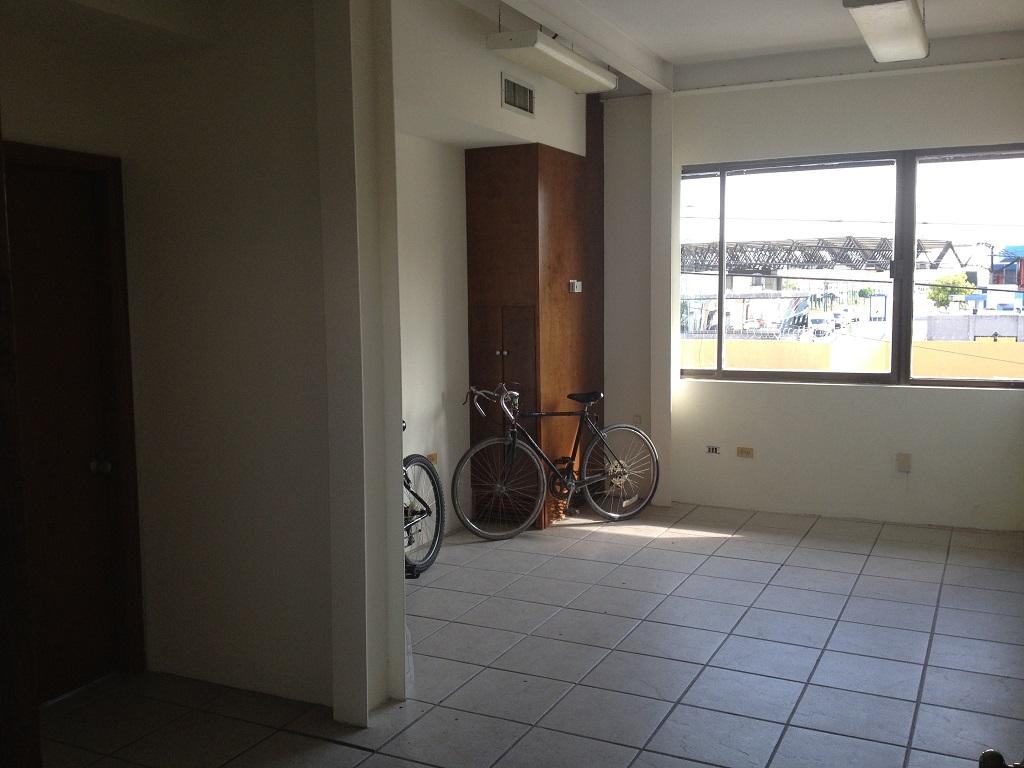 LOCALES EN RENTA FRENTE A PEMEX en Reynosa - Imagen 4