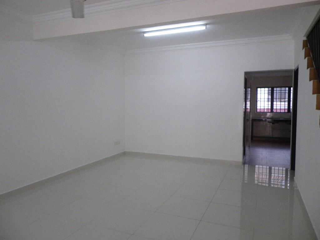Saujana Damansara 2-sty intermediate house to let in Ladang Seri Kundang - Image 2