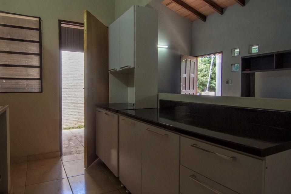 Se Vende Casa de 380,29 M2. Limpio, Barrio Juan de Salazar en Villa Hayes - Imagen 2