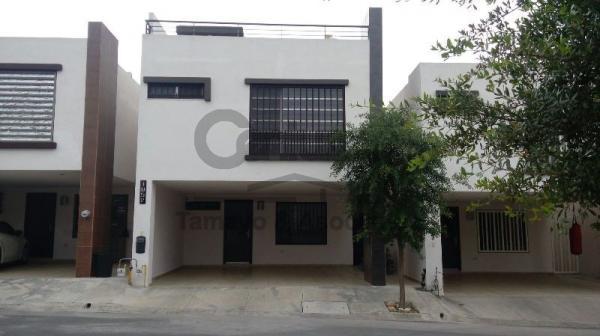 IMPECABLE CASA EN UBICACION PRIVILEGIADA en San Pedro Garza García - Imagen 1