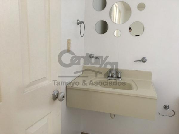EXCELENTE PROPIEDAD EN RENTA en San Pedro Garza García - Imagen 16