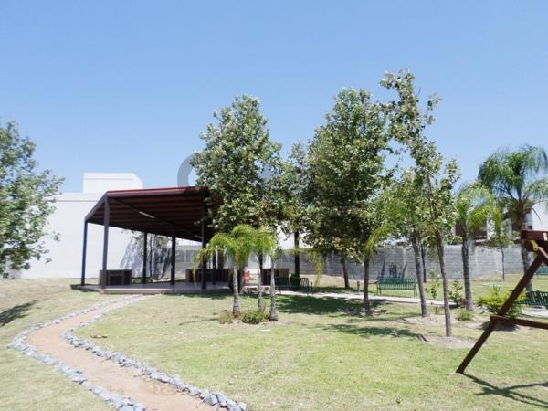 BONITA PROPIEDAD EN SECTOR PRIVADO en San Bernabé - Imagen 2