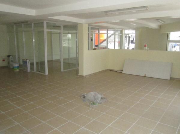 Local Renta En Planta Baja Zona Diagonal Defensores y 12 … en Puebla - Imagen 2