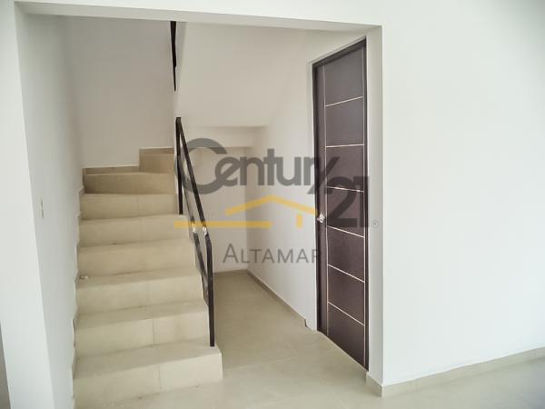 2 CASAS NUEVAS, ESTILO TRADICIONAL en Altamira - Imagen 5