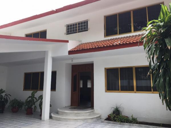 CASA EN RENTA MUY AMPLIA EXCELENTE PARA OFICINAS. en Tejería - Imagen 3