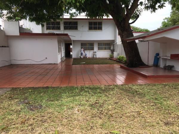 CASA EN RENTA MUY AMPLIA EXCELENTE PARA OFICINAS. en Tejería - Imagen 14