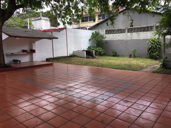CASA EN RENTA MUY AMPLIA EXCELENTE PARA OFICINAS. en Tejería - Imagen 16
