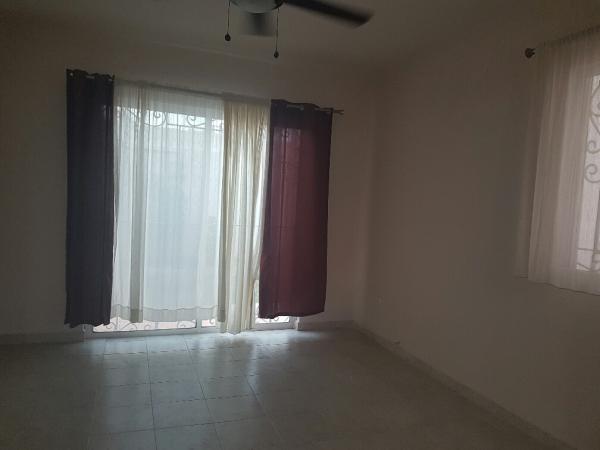 SE RENTA CASA EN FRACC. HACIENDA DORADA en Merced Gómez - Imagen 5