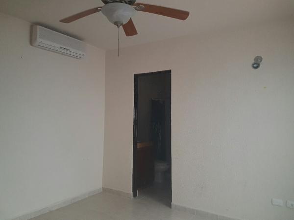 SE RENTA CASA EN FRACC. HACIENDA DORADA en Merced Gómez - Imagen 6