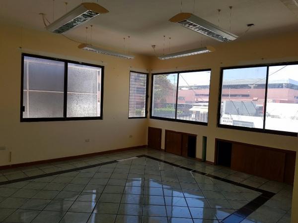 SE RENTA OFICINAS EN CALLE 33 en Mesa de Tijuana - Imagen 2