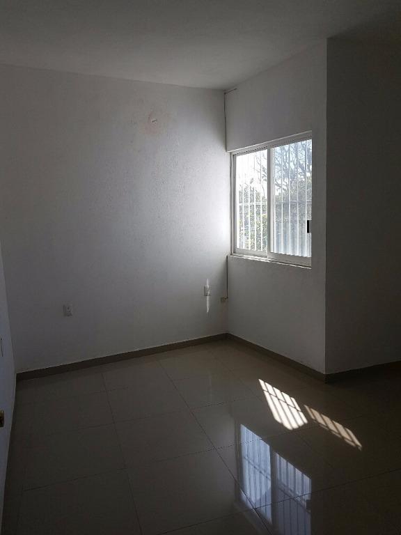 SE RENTA DEPARTAMENTO U OFICINA, SOBRE AVENIDA PRINCIPAL DE … en Ciudad del Carmen - Imagen 3