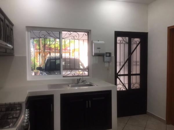SE RENTA CASA EN COL. TECOLUTLA en Ciudad del Carmen - Imagen 7