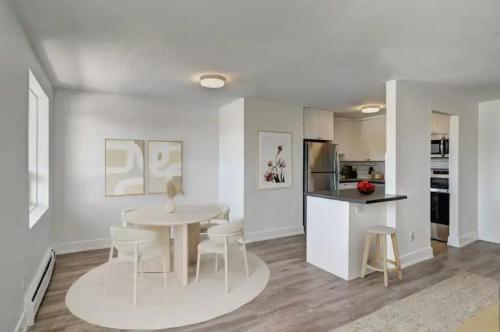 39 Willow Rd in Guelph - Image 1