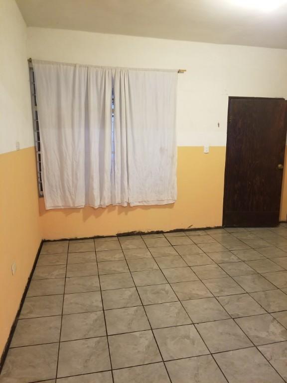 LOCAL FRENTE WALMART PARA OFICINA/CONSULTORIO/NEGOCIO/BODEGA en Monclova - Imagen 2