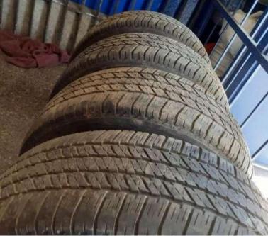4 neumáticos Bridgestone dueller 265-60.R18 HT en Santiago de Chile - Imagen 2