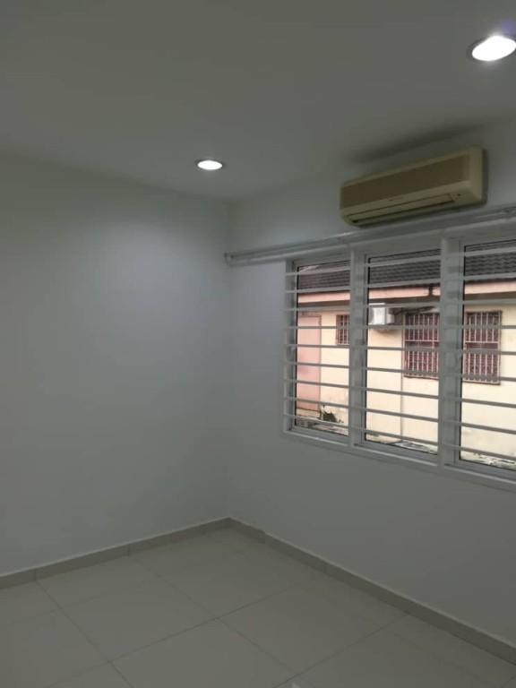 Kepong Baru 1.5-sty Intermediate House For Rent in Kampung Baru Subang - Image 9