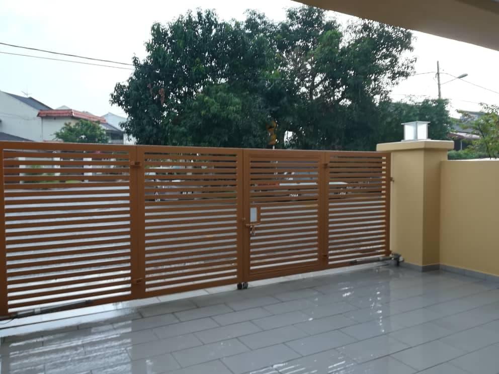 Kepong Baru 1.5-sty Intermediate House For Rent in Kampung Baru Subang - Image 1