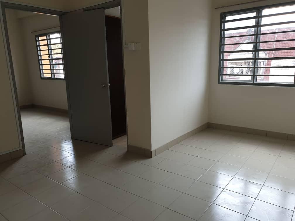 ASTANA SQUARE APARTMENT FOR RENT RM 1000 in Batu Arang - Image 3