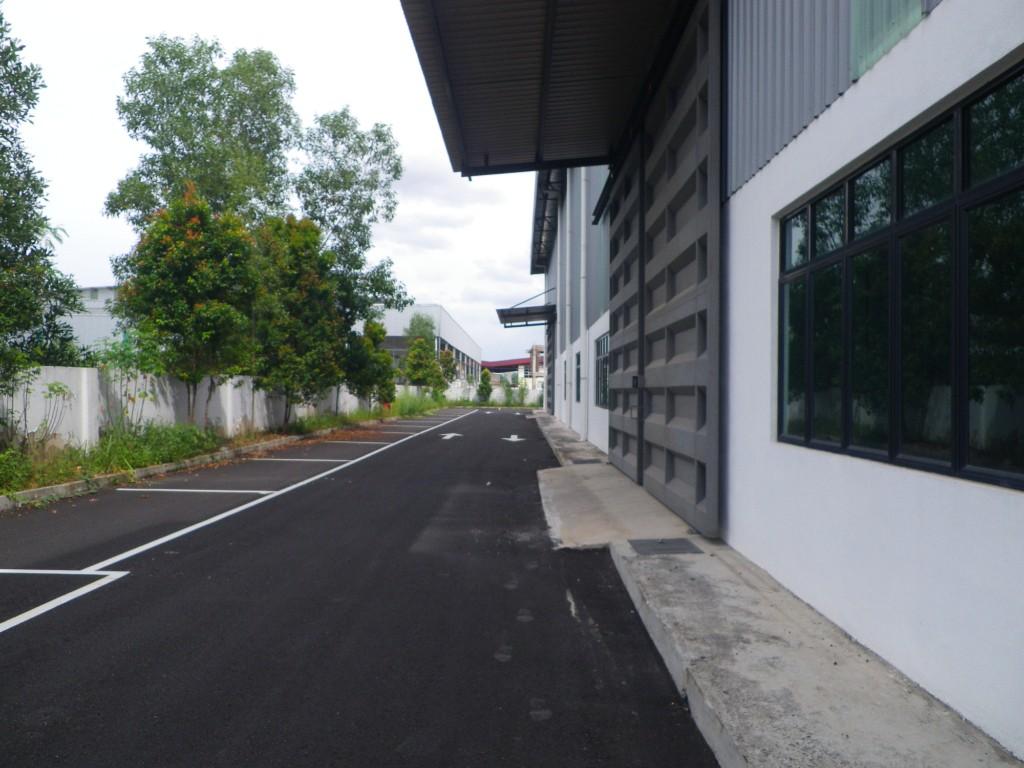 Taman Industri Alam Jaya Semi-detached Factory For Sale in Ladang Seri Kundang - Image 8