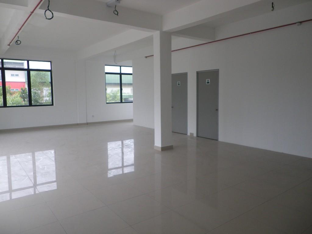Taman Industri Alam Jaya 3-sty Semi-detached Factory To Let in Ladang Seri Kundang - Image 4