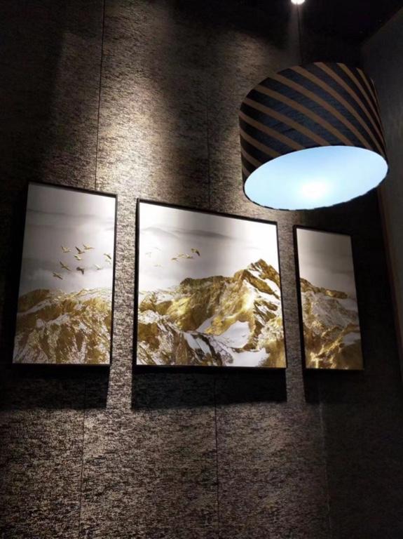 OSSILE WALL PAPER in Springvale - Image 5